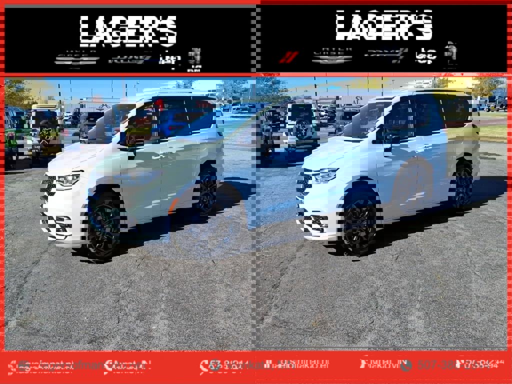 New 2026 Chrysler Pacifica Select