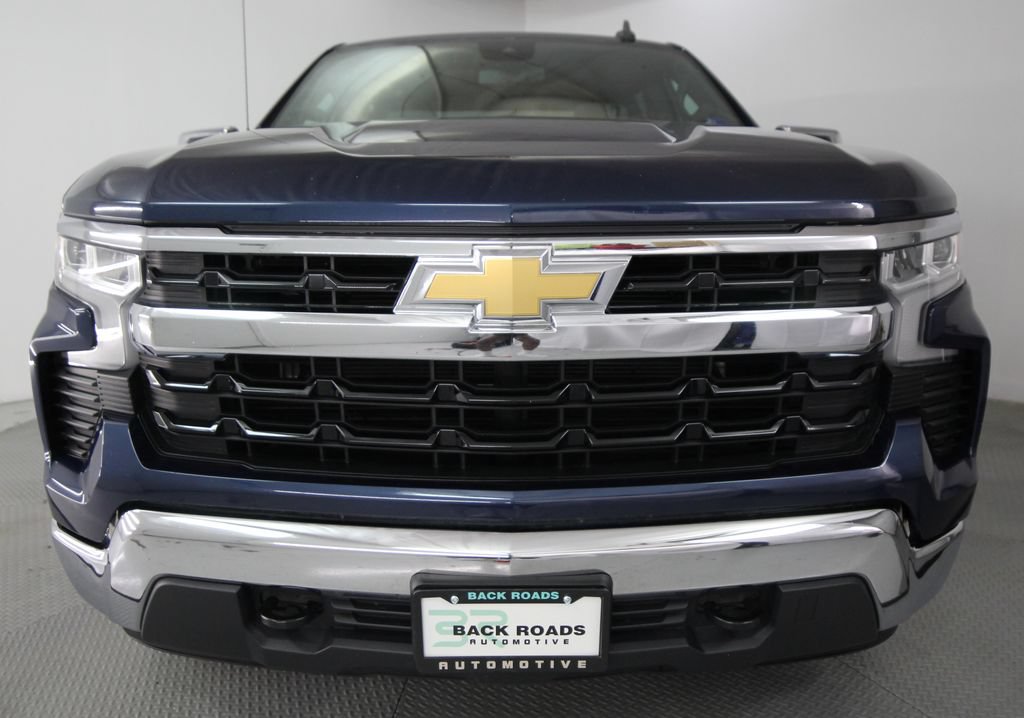 Used 2023 Chevrolet Silverado 1500 LT AWD/4WD image 2