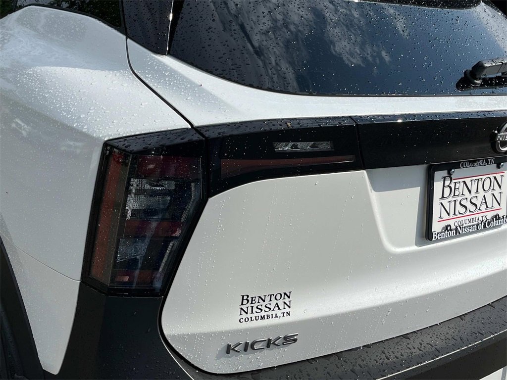 New 2025 Nissan Kicks SR image 11