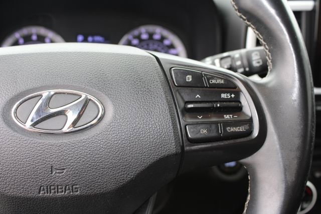 Used 2022 Hyundai Venue Limited image 16