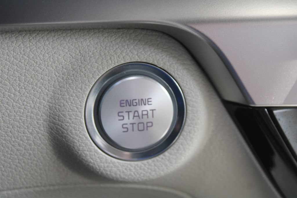 Certified 2024 Kia Telluride EX w/ EX Captain's Chair Package FWD image 36