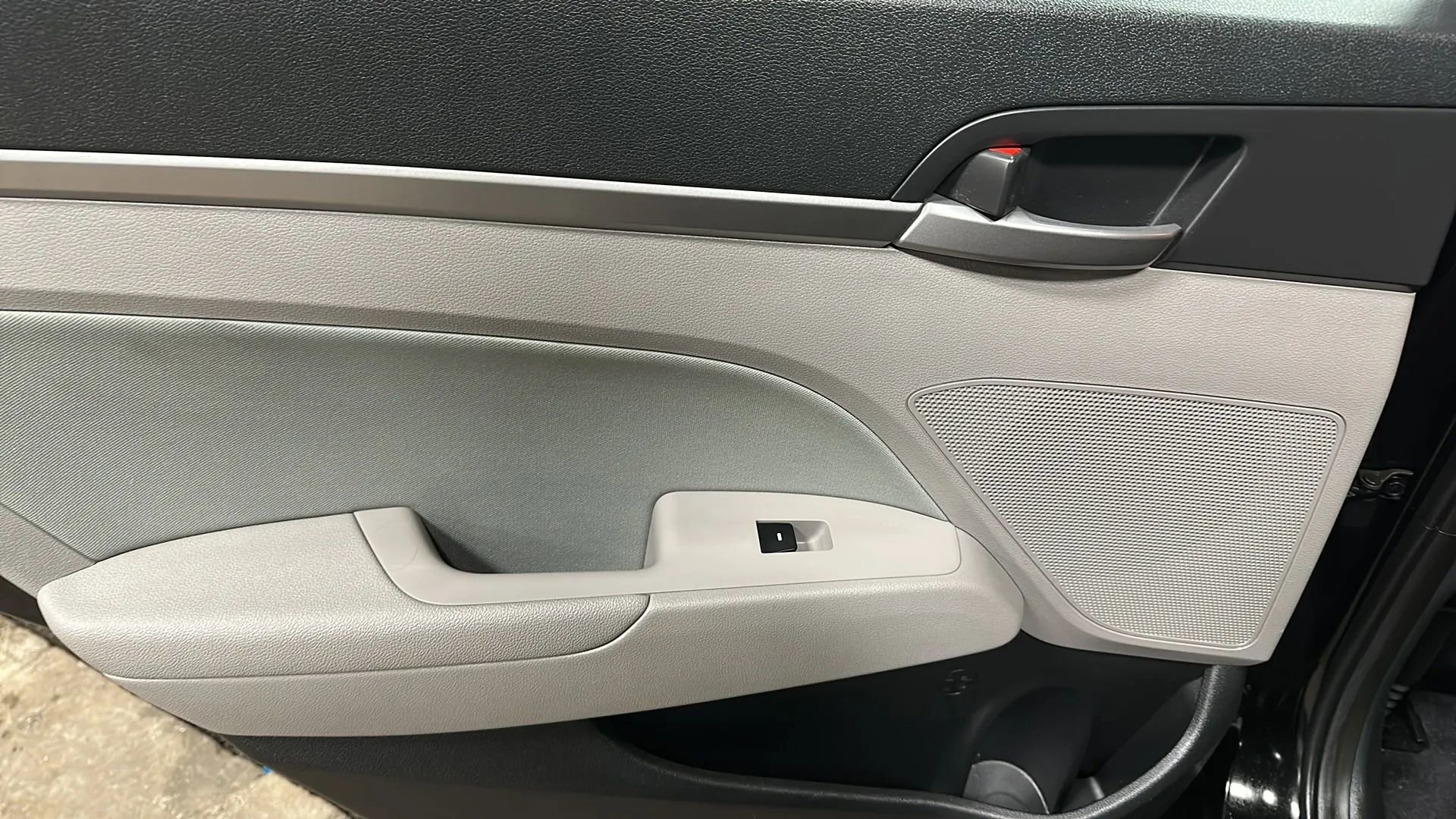 Used 2017 Hyundai Elantra ECO w/ Cargo Package image 12