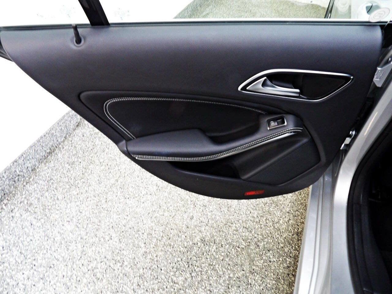 Used 2014 Mercedes-Benz CLA 250 image 9