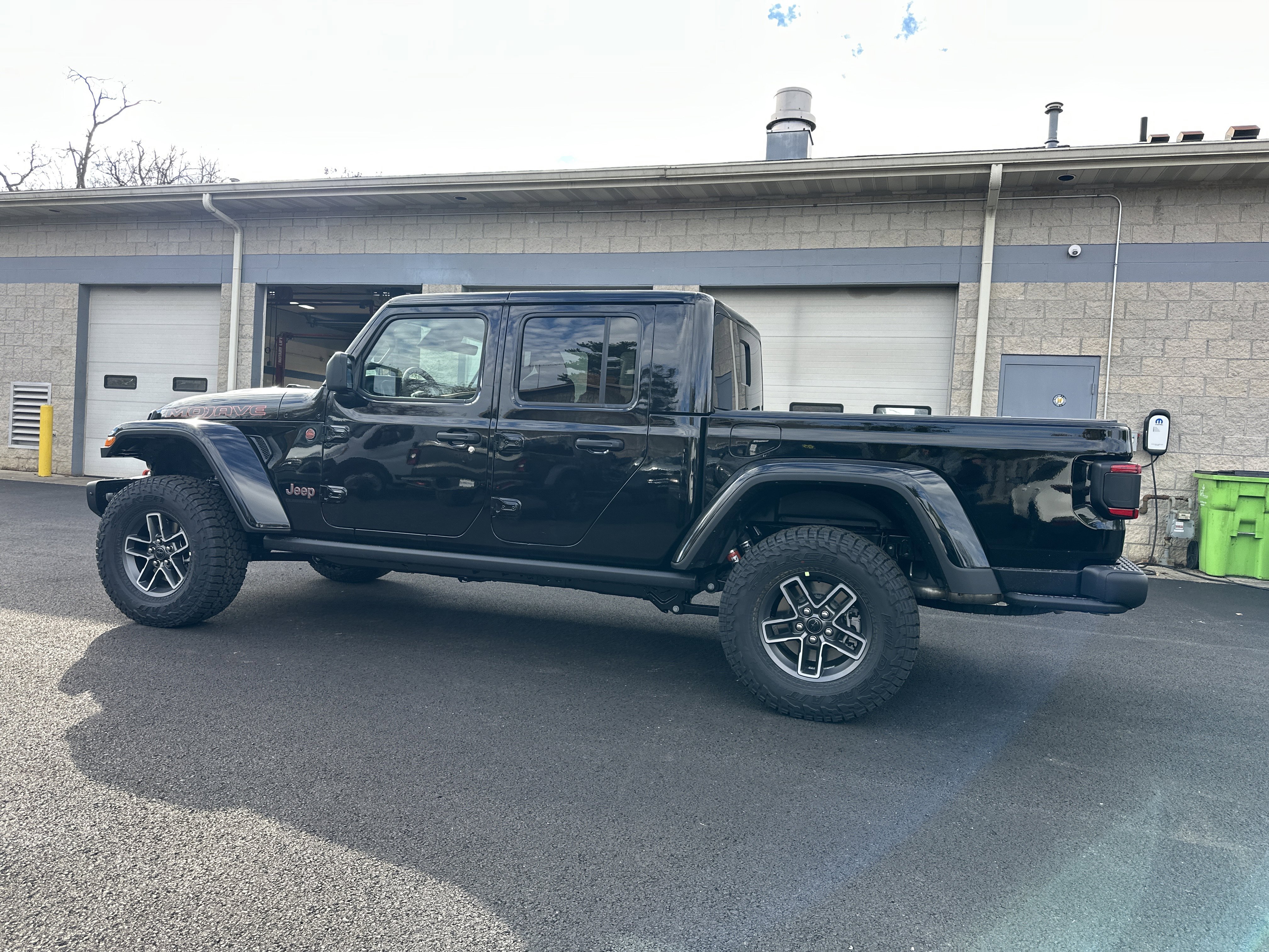 New 2026 Jeep Gladiator Mojave image 25
