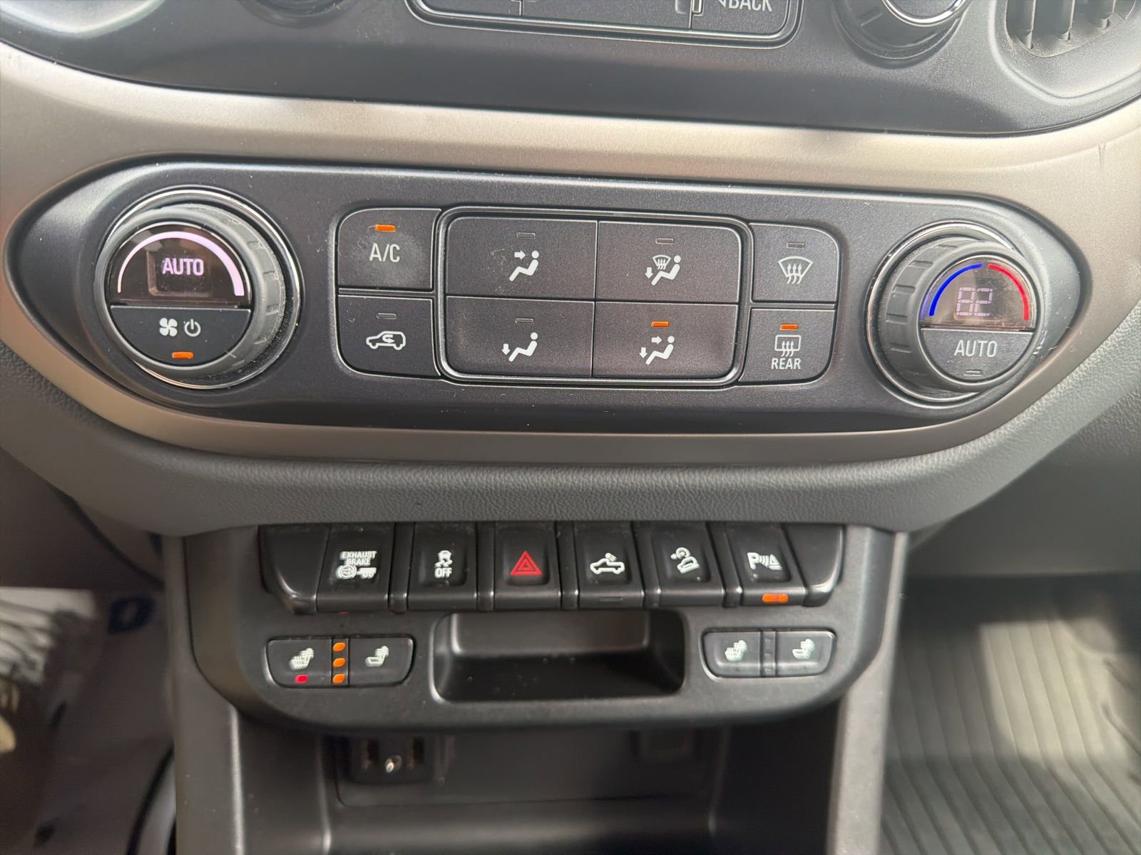 Used 2019 Chevrolet Colorado Z71 w/ Z71 Midnight Edition image 15