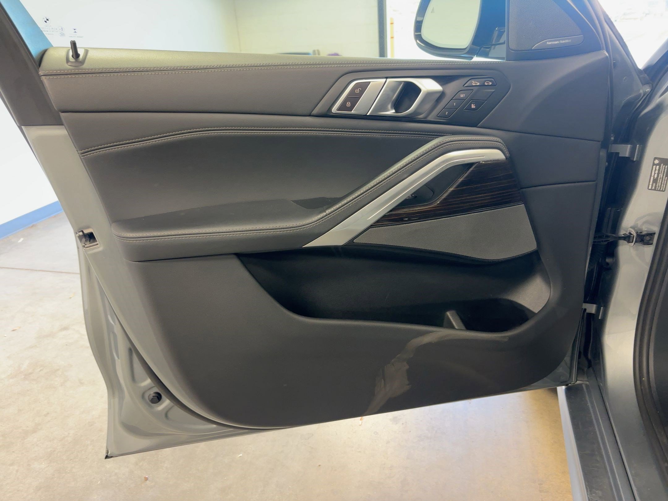 Certified 2024 BMW X6 xDrive40i image 11