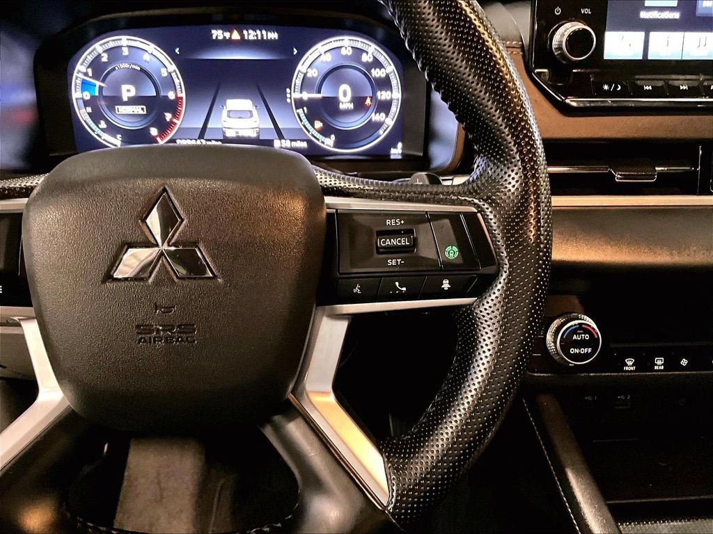 Used 2024 Mitsubishi Outlander SE AWD/4WD image 25