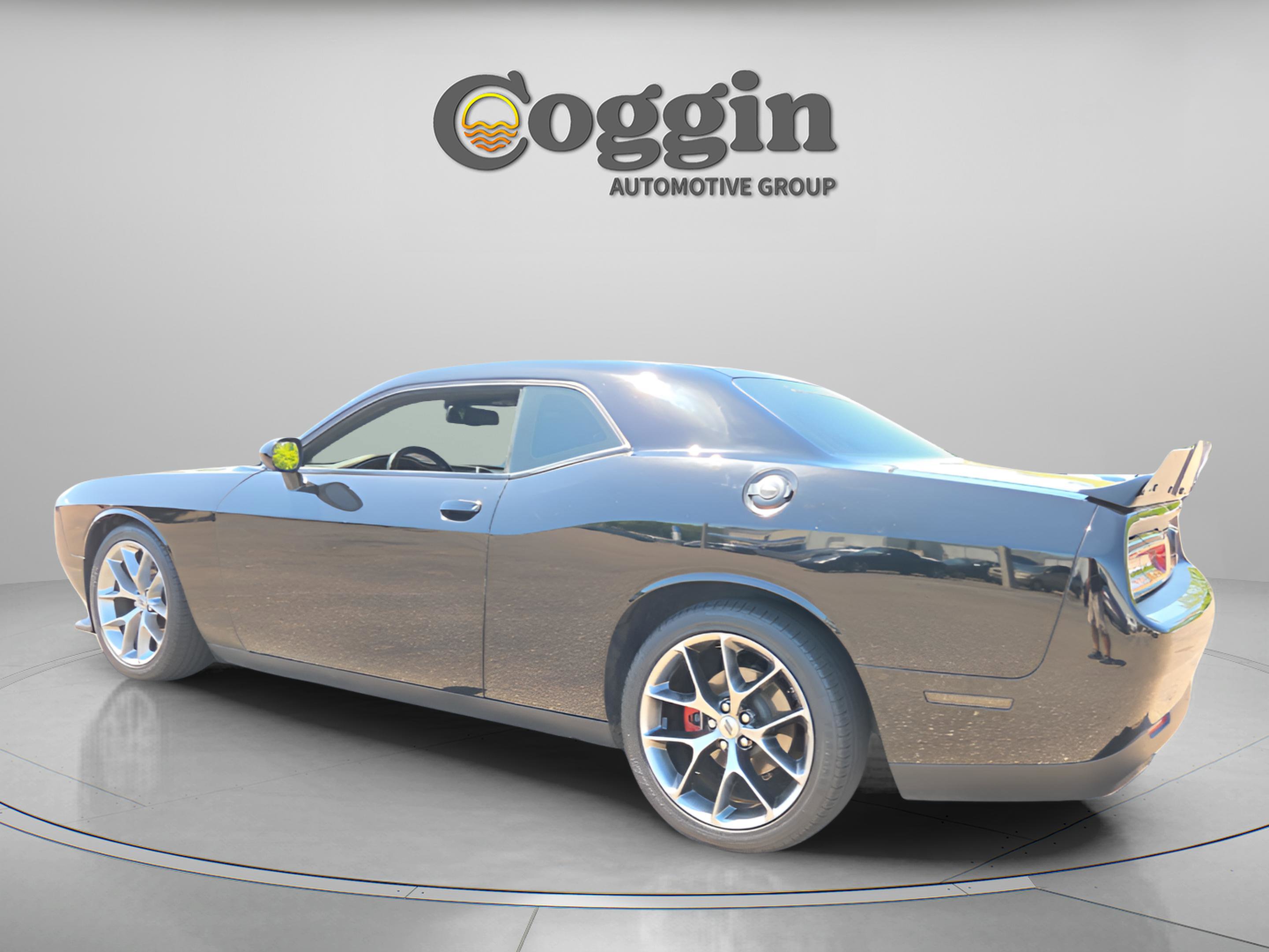 Used 2022 Dodge Challenger GT image 3