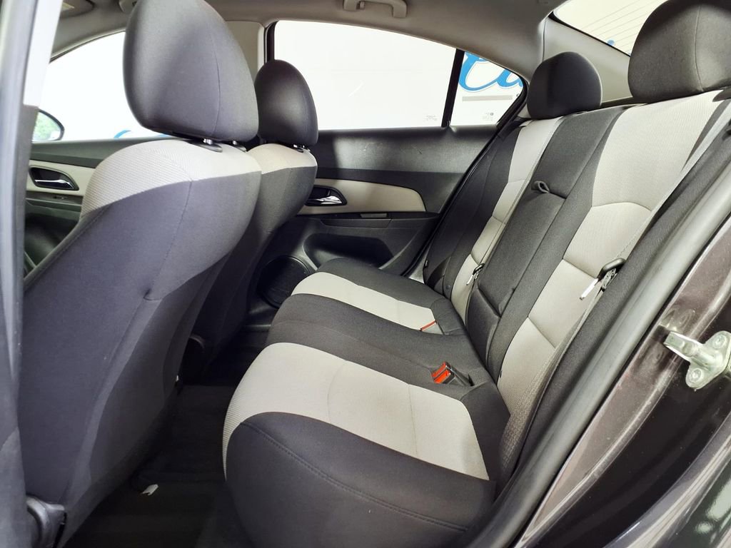 Used 2014 Chevrolet Cruze LS FWD image 9