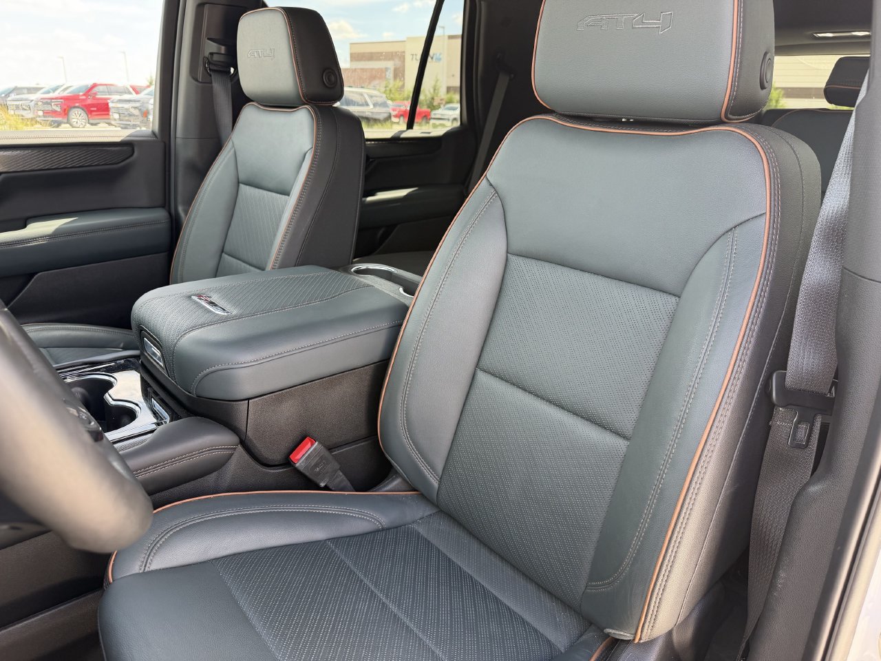 Certified 2026 GMC Yukon AT4 w/ AT4 Premium Package AWD/4WD image 24