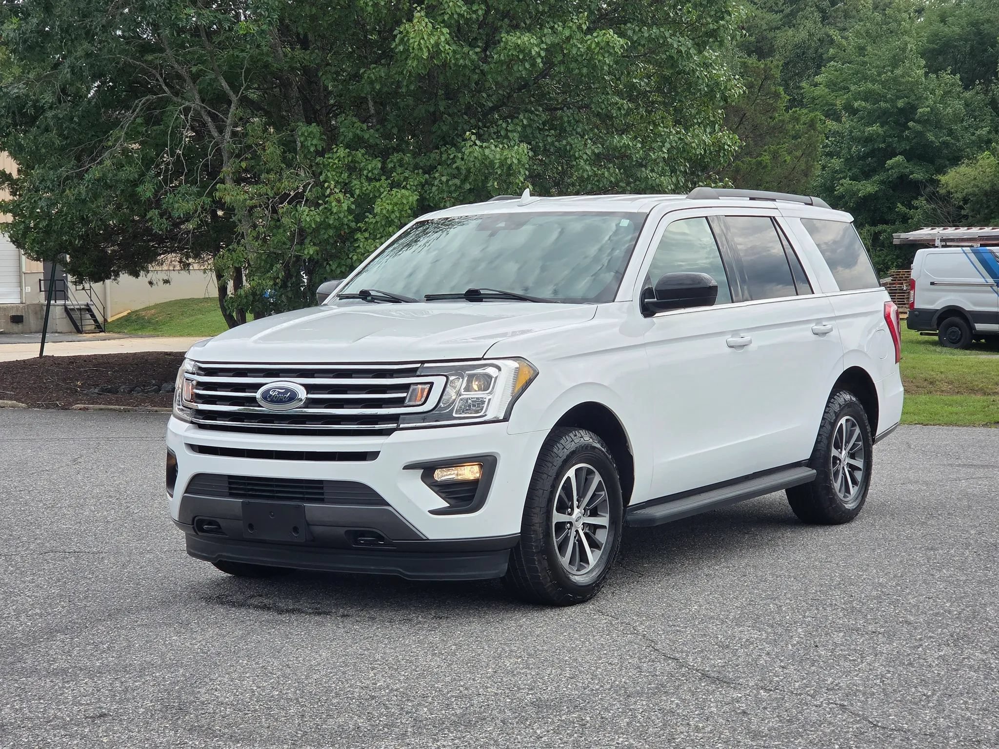 Used 2021 Ford Expedition XL AWD/4WD image 4
