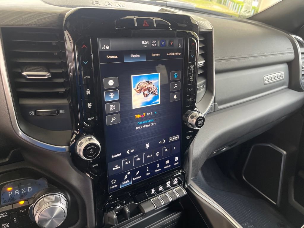 New 2024 RAM 2500 Laramie w/ Night Edition AWD/4WD image 8