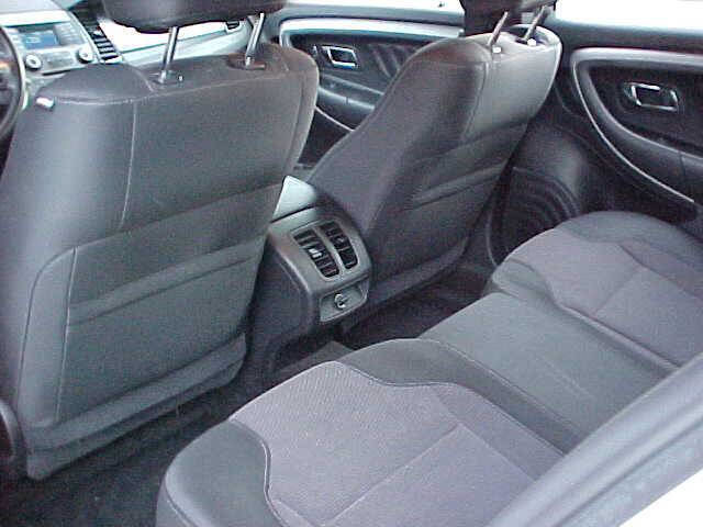 Used 2015 Ford Taurus SEL image 12