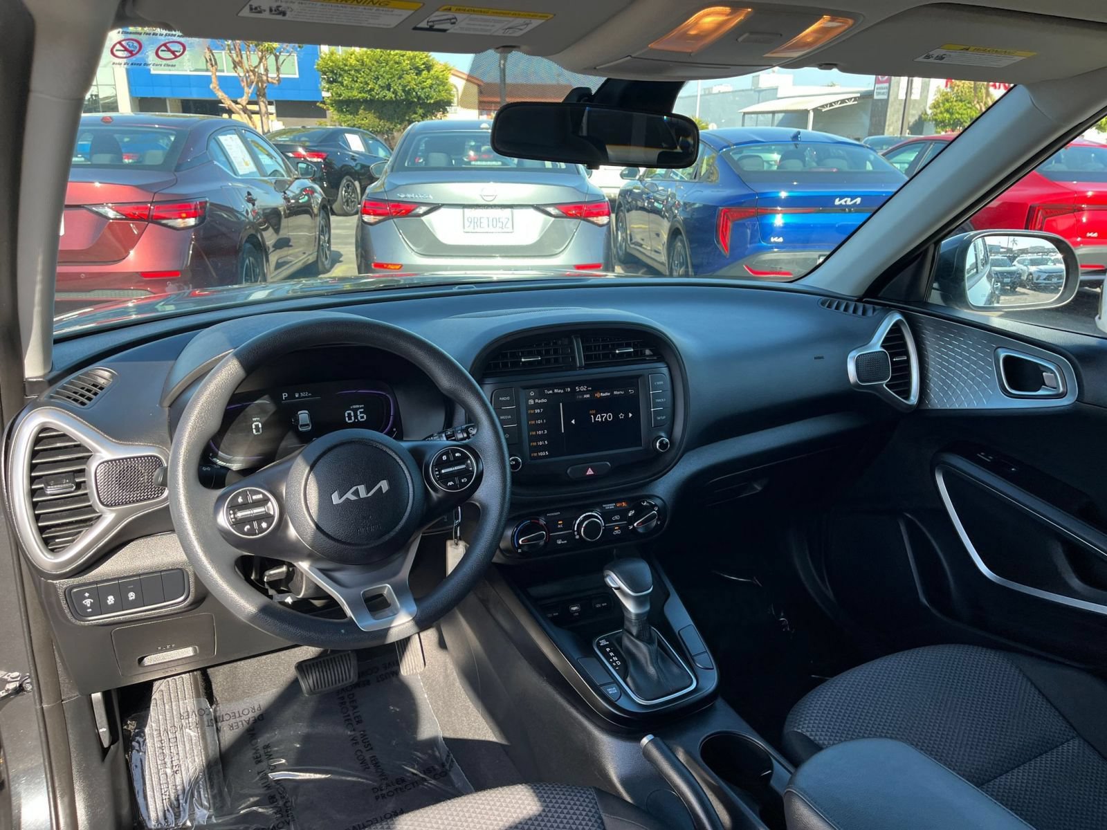 Used 2025 Kia Soul LX w/ LX Technology Package FWD image 33