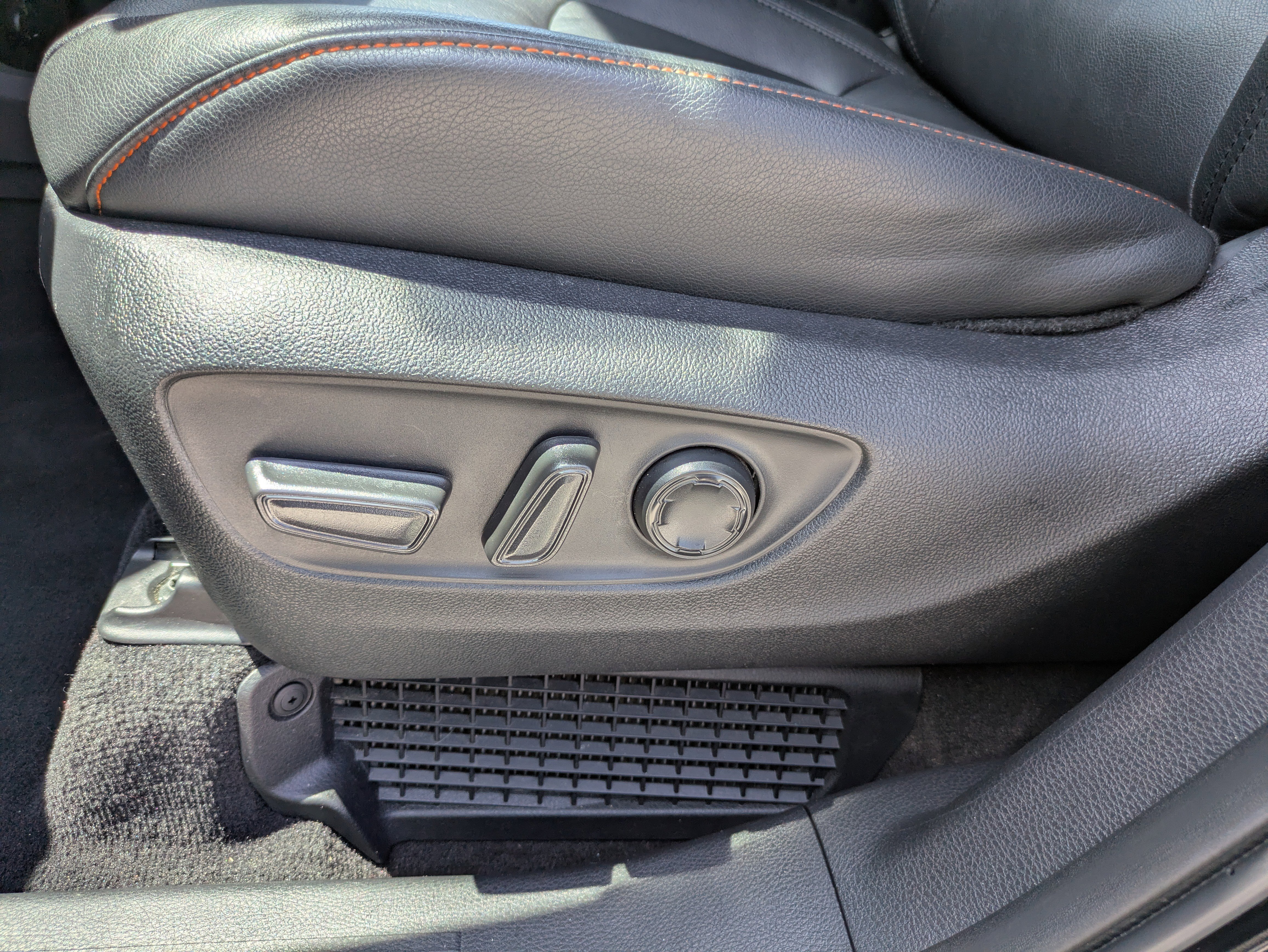 Certified 2023 Toyota Sienna XSE w/ XSE Plus Package image 11