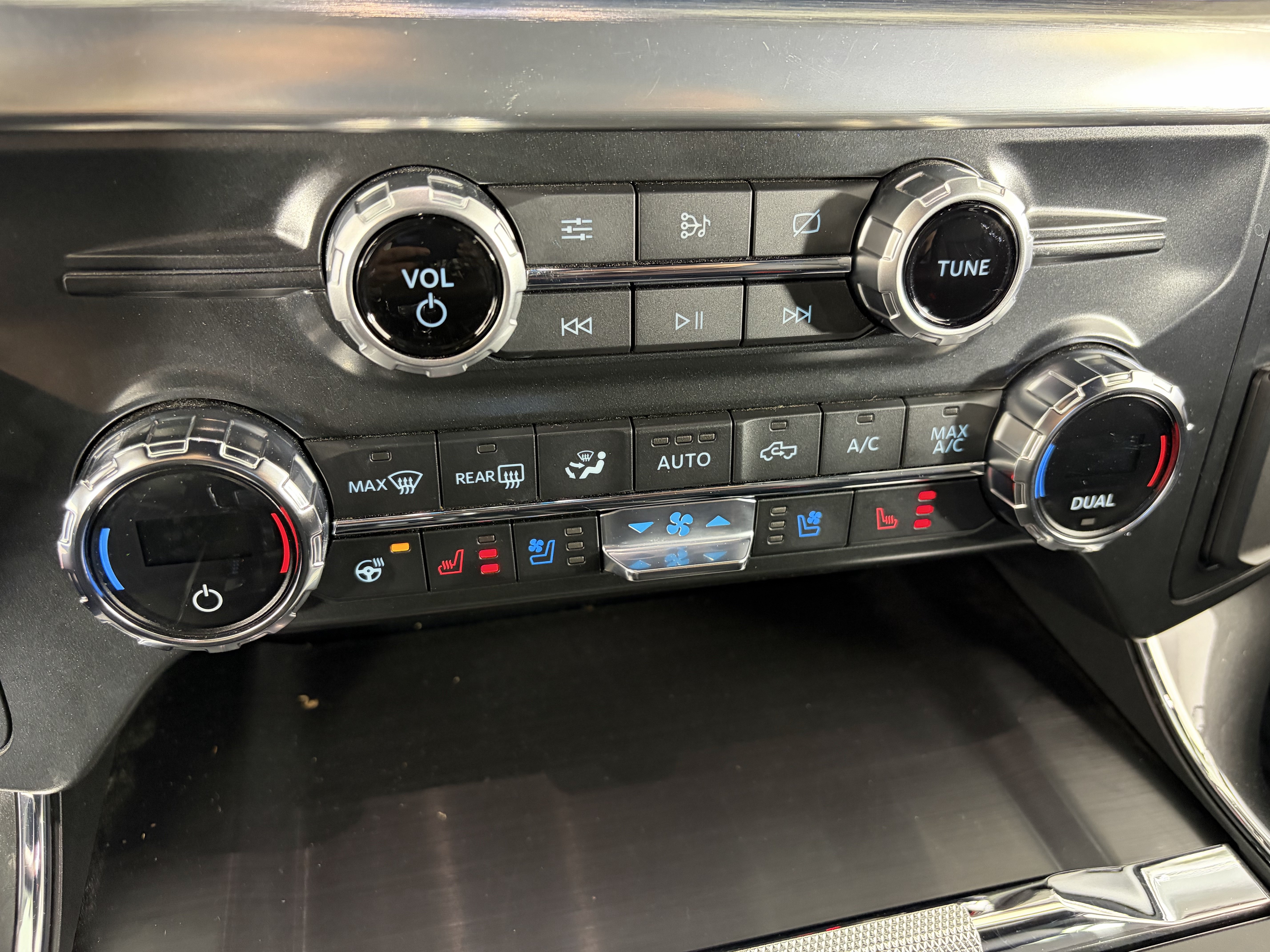 Used 2021 Ford F150 Lariat w/ Equipment Group 502A High AWD/4WD image 19