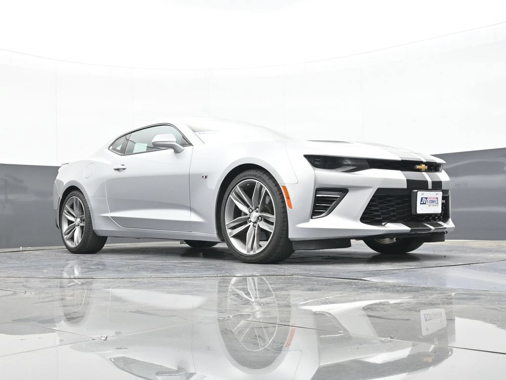 Used 2018 Chevrolet Camaro SS RWD image 47