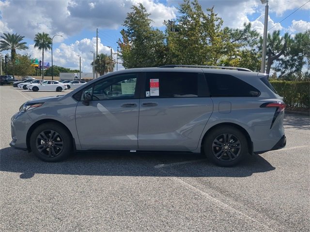 New 2026 Toyota Sienna XSE image 7