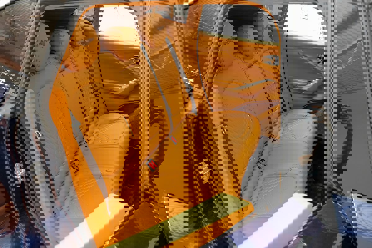 Used 2021 Aston Martin DBX AWD/4WD image 29