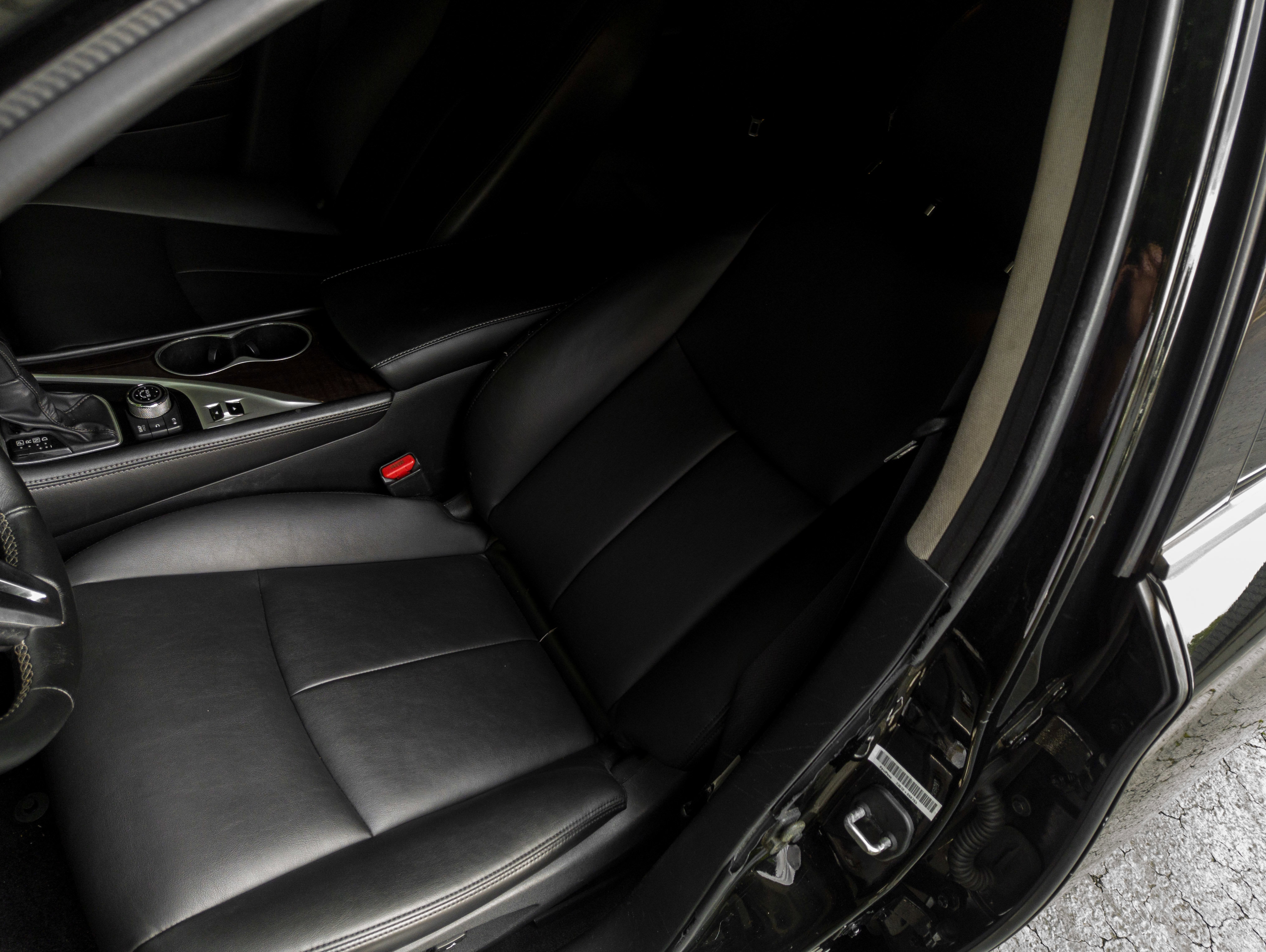 Used 2019 INFINITI Q50 Luxe w/ Essential Package (3.0T Luxe) image 9