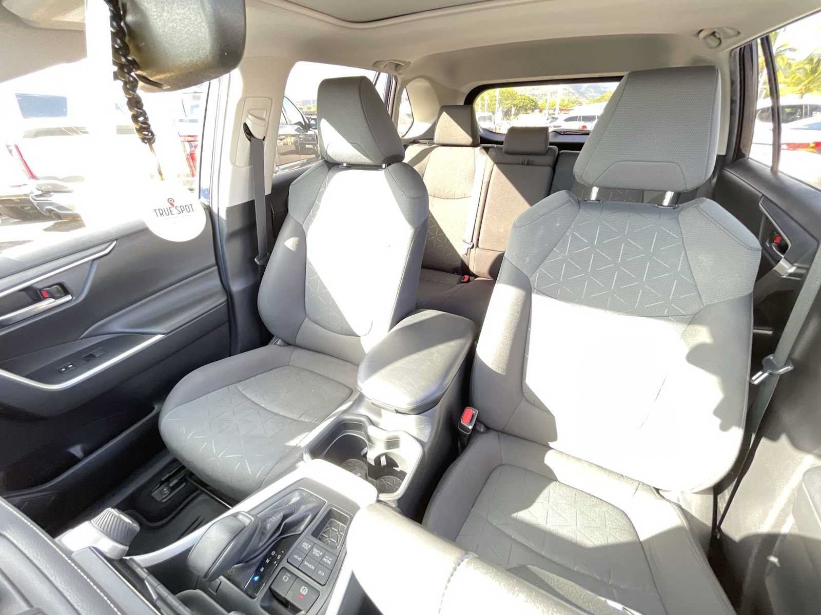 Used 2020 Toyota RAV4 XLE w/ Convenience Package AWD/4WD image 13