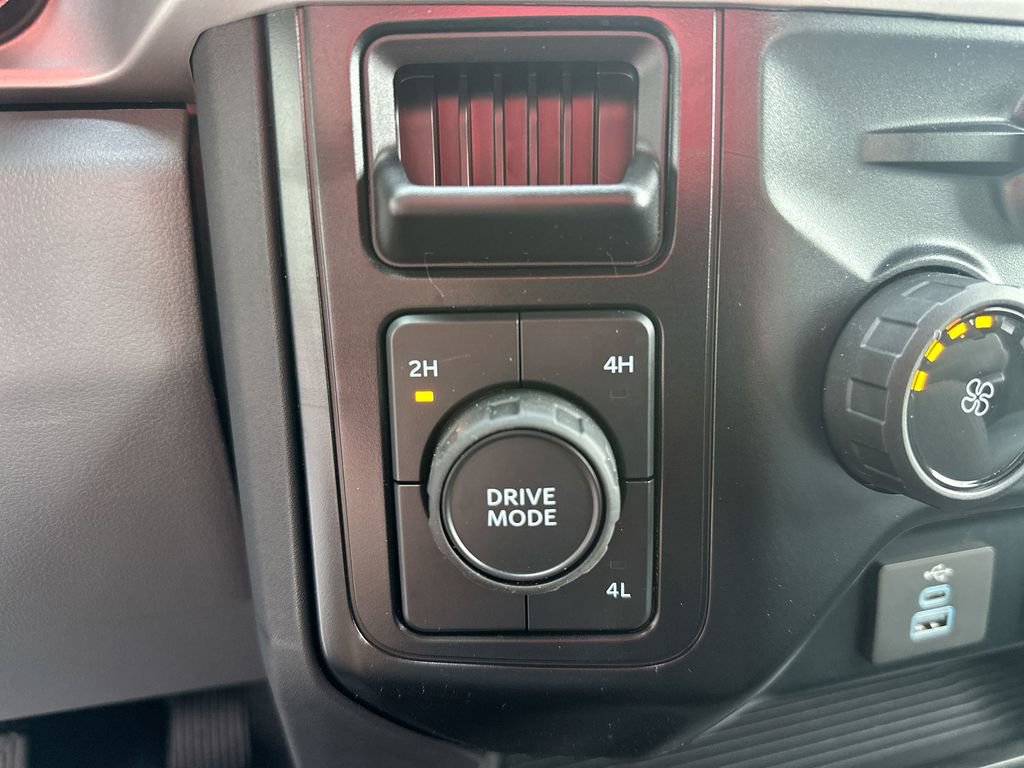 New 2025 Ford F550 4x4 Crew Cab Super Duty image 24