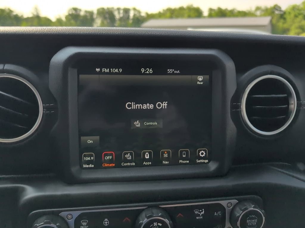 Used 2020 Jeep Wrangler Unlimited Sahara w/ Dual Top Group AWD/4WD image 16