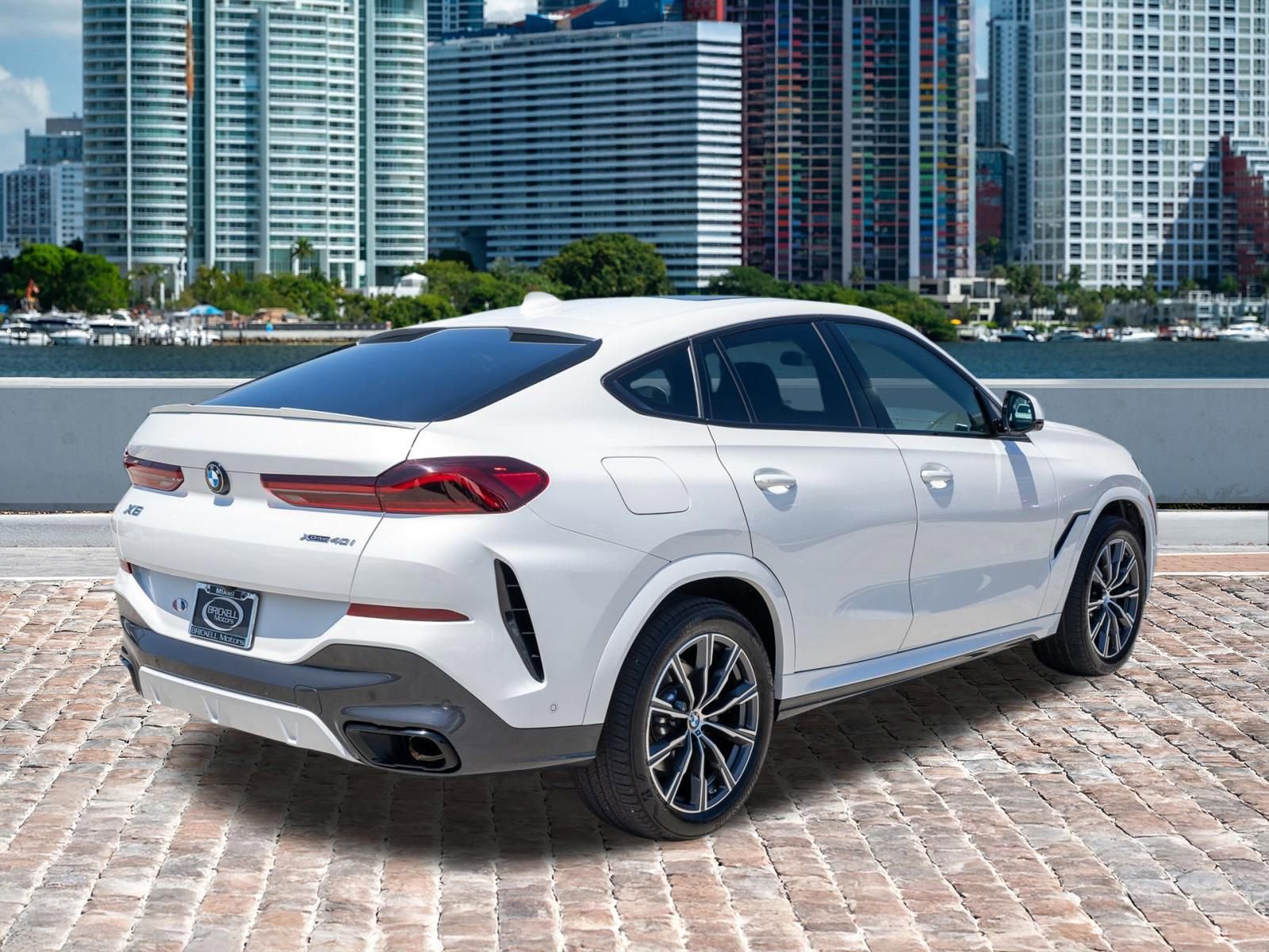 Used 2022 BMW X6 xDrive40i w/ M Sport Package AWD/4WD image 5