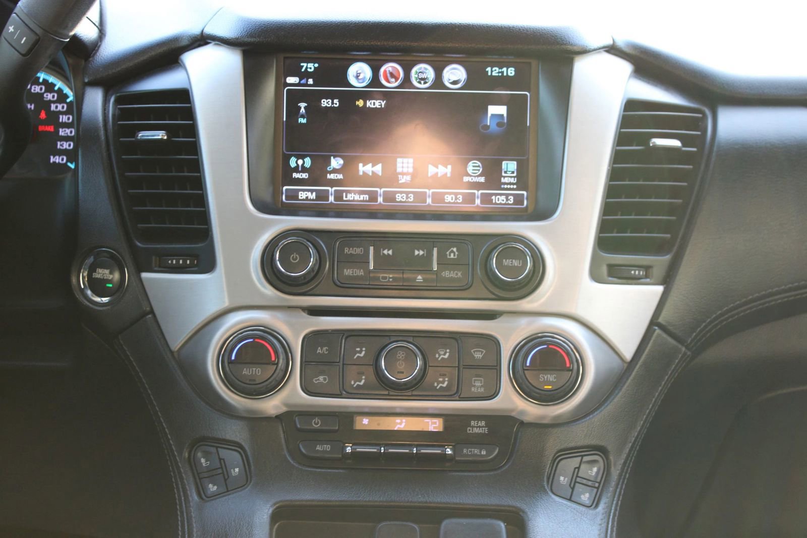 Used 2019 GMC Yukon XL SLT w/ Graphite Performance Edition image 22