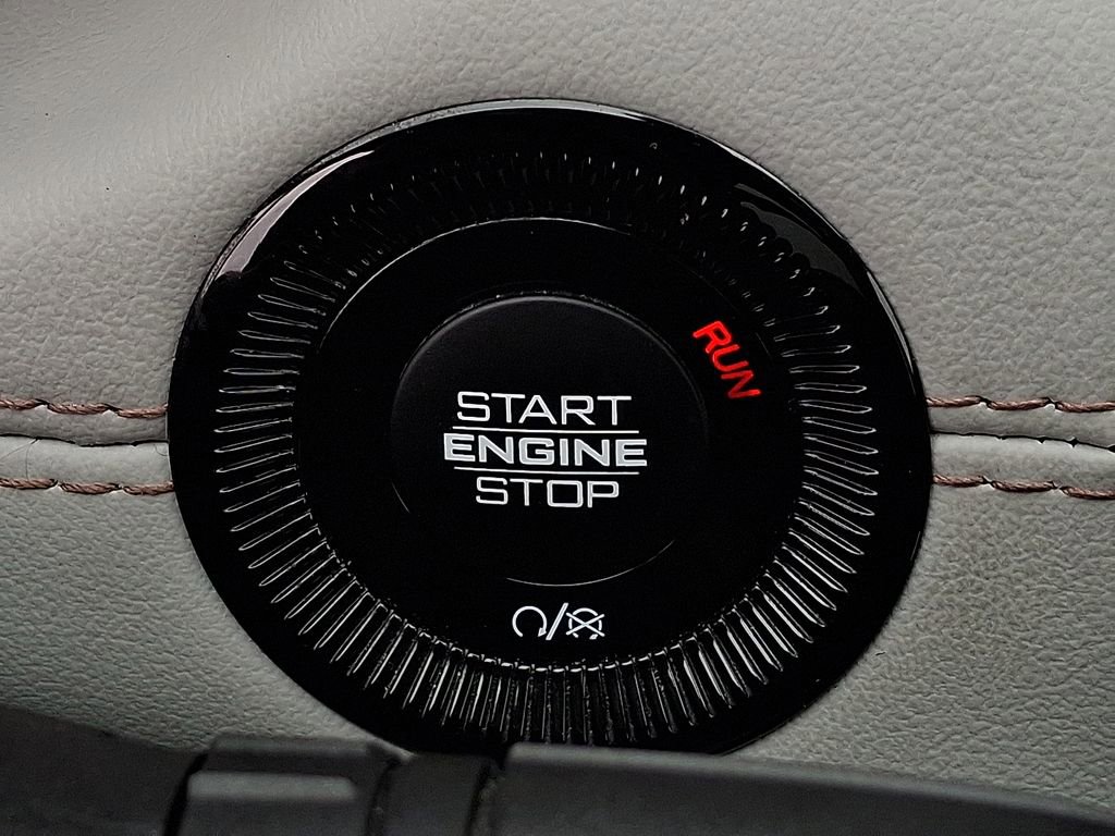 Used 2023 Jeep Compass Limited w/ Sun and Sound Group image 19