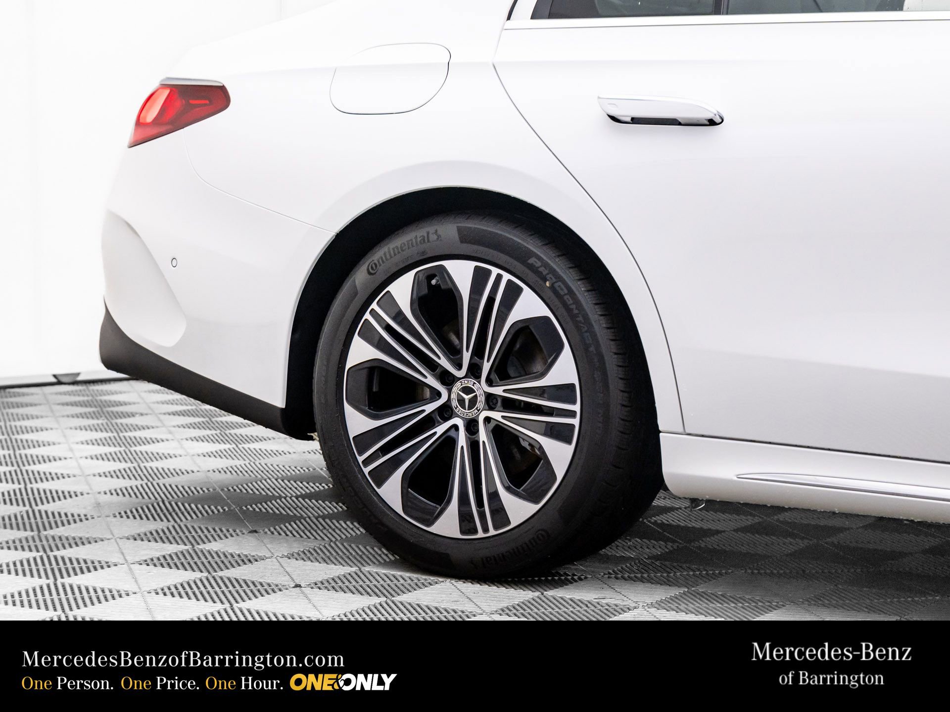 New 2026 Mercedes-Benz E 350 4MATIC Sedan image 37