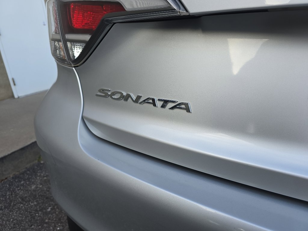 Used 2016 Hyundai Sonata SE image 12