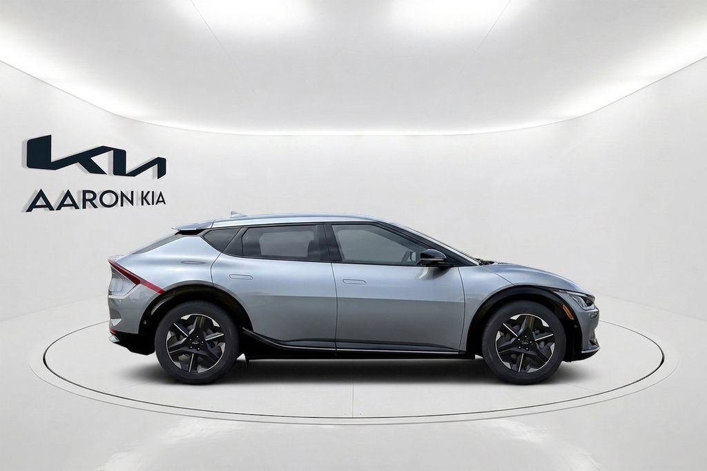 New 2026 Kia EV6 Wind RWD image 8