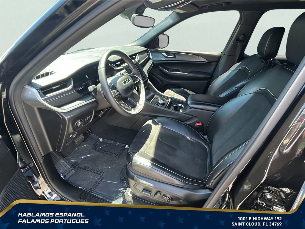 Used 2024 Jeep Grand Cherokee L Altitude AWD/4WD image 12