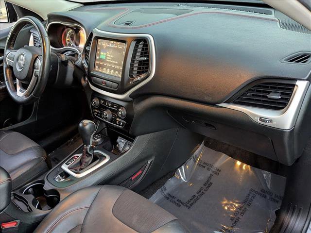 Used 2015 Jeep Cherokee Trailhawk w/ Comfort/Convenience Group image 21