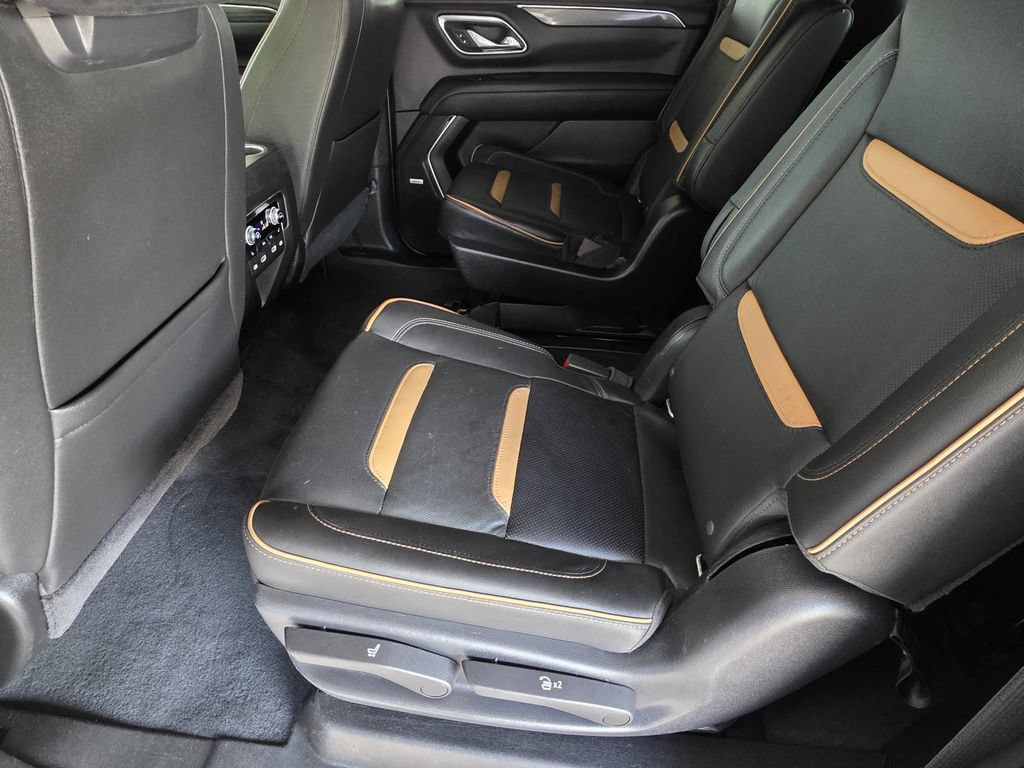 Used 2021 GMC Yukon XL AT4 w/ AT4 Premium Plus Package AWD/4WD image 8