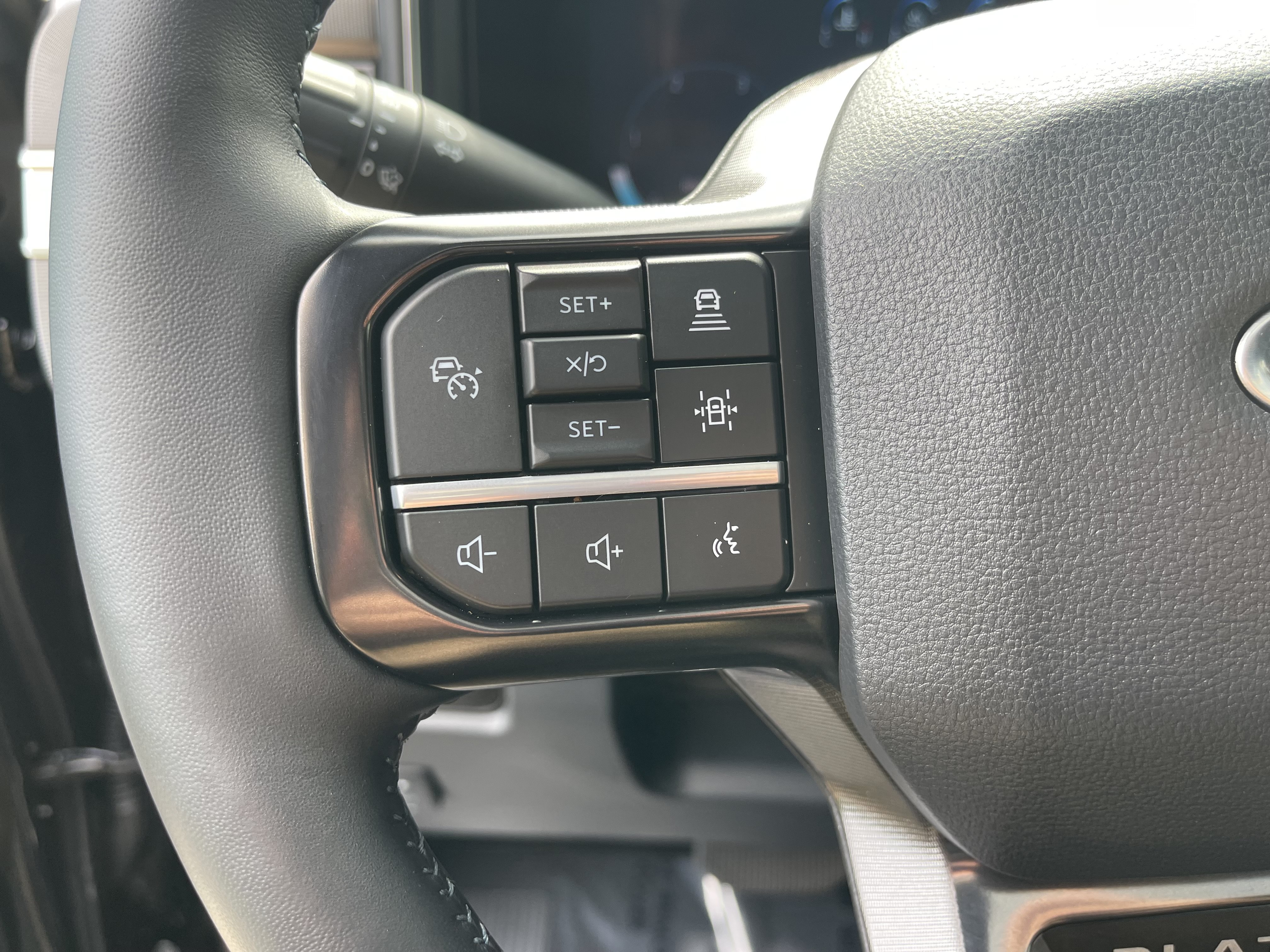 Used 2026 Ford F350 Platinum w/ Tremor Off-Road Package AWD/4WD image 17