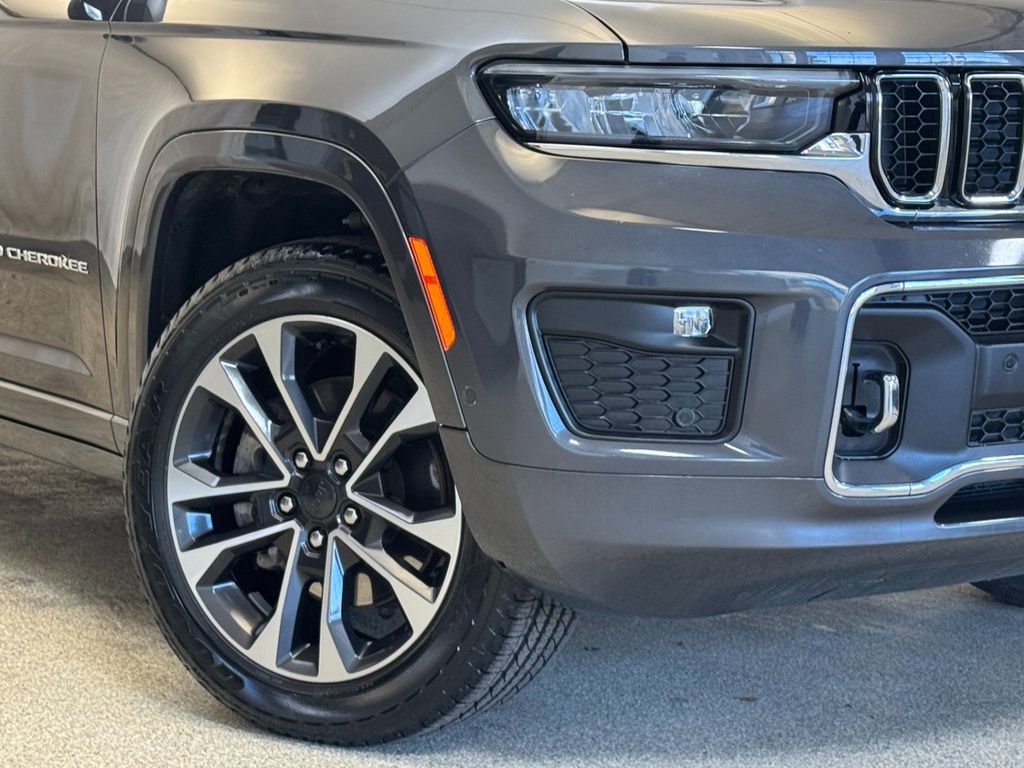 Used 2021 Jeep Grand Cherokee L Overland w/ Advanced Protech Group III image 3