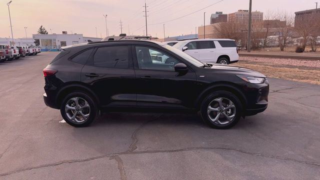 Used 2025 Ford Escape ST-Line image 9