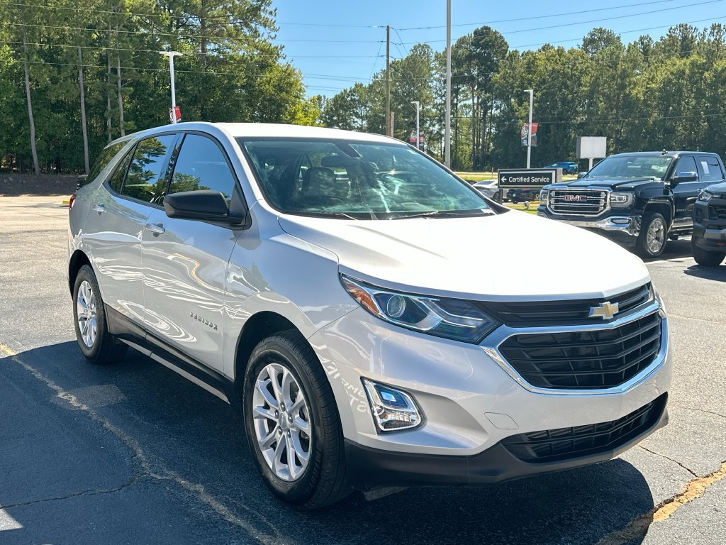 Used 2019 Chevrolet Equinox LS FWD image 2