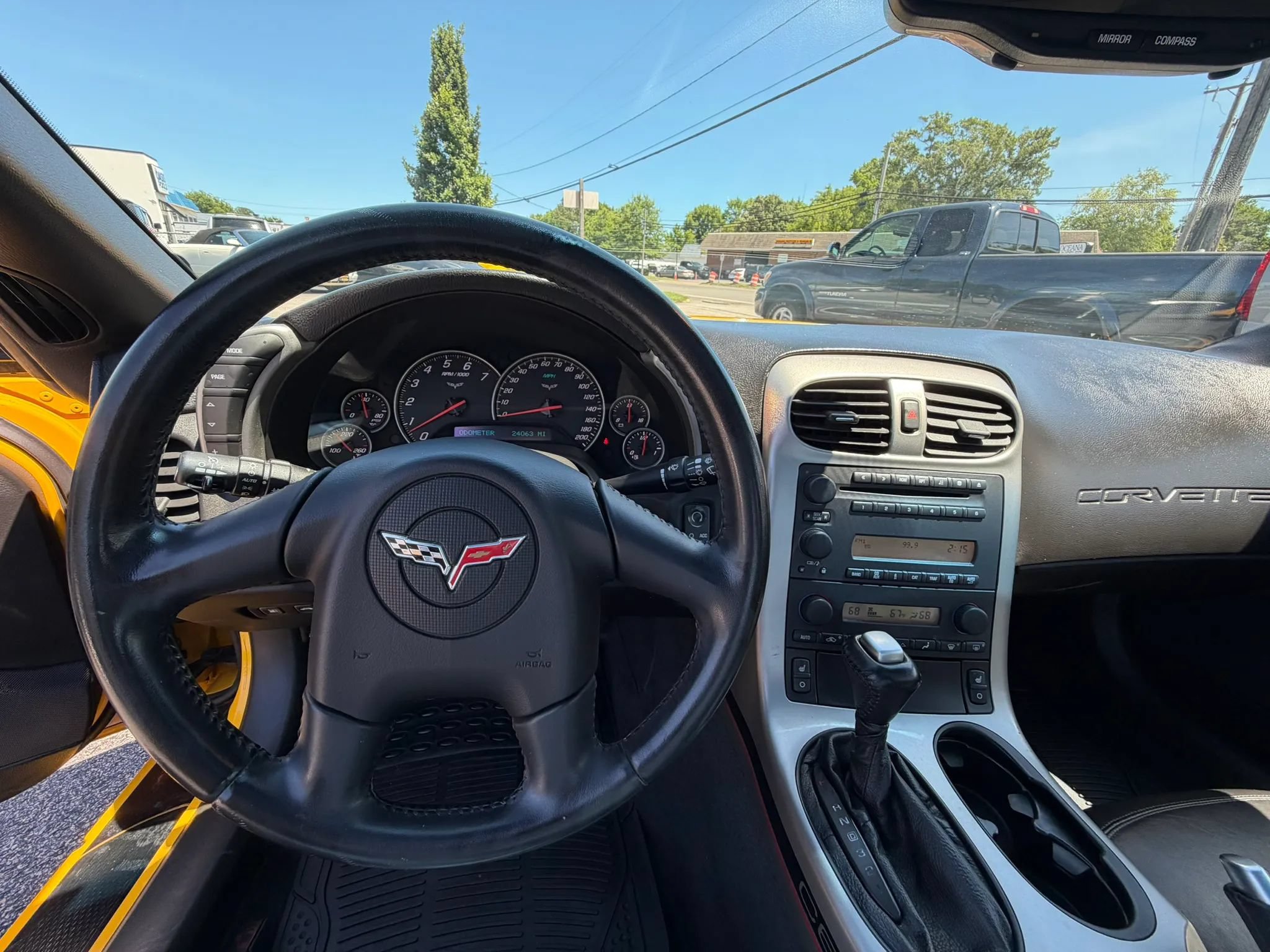 Used 2005 Chevrolet Corvette Coupe w/ Preferred Equipment Group RWD image 28