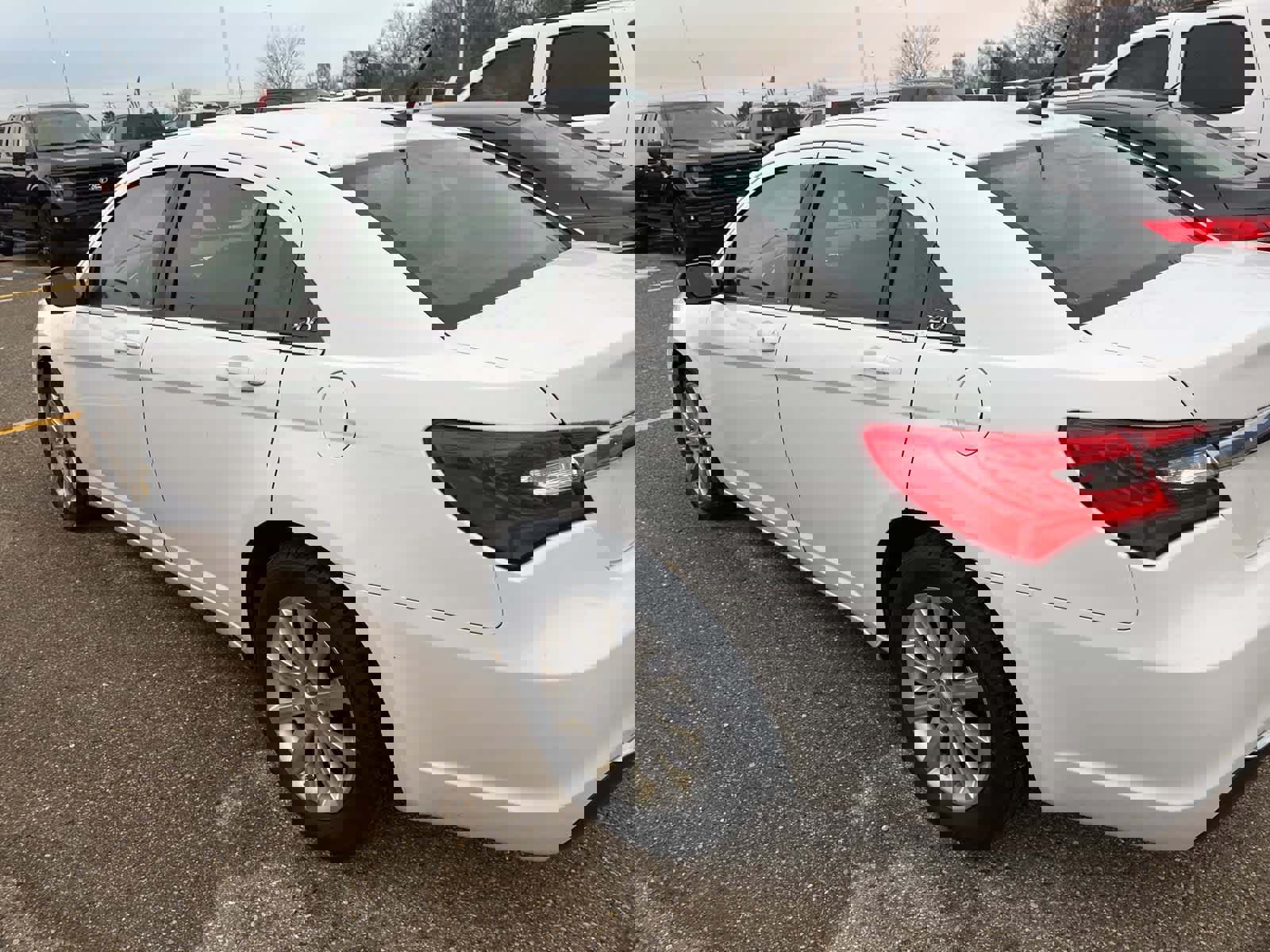 Used 2013 Chrysler 200 Touring image 11