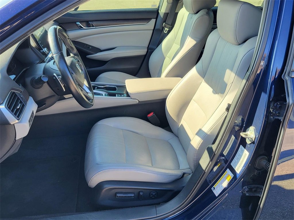 Used 2018 Honda Accord Touring image 16