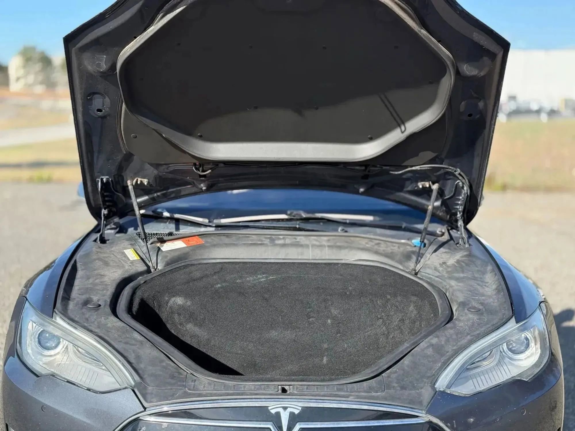 Used 2015 Tesla Model S 85D image 29