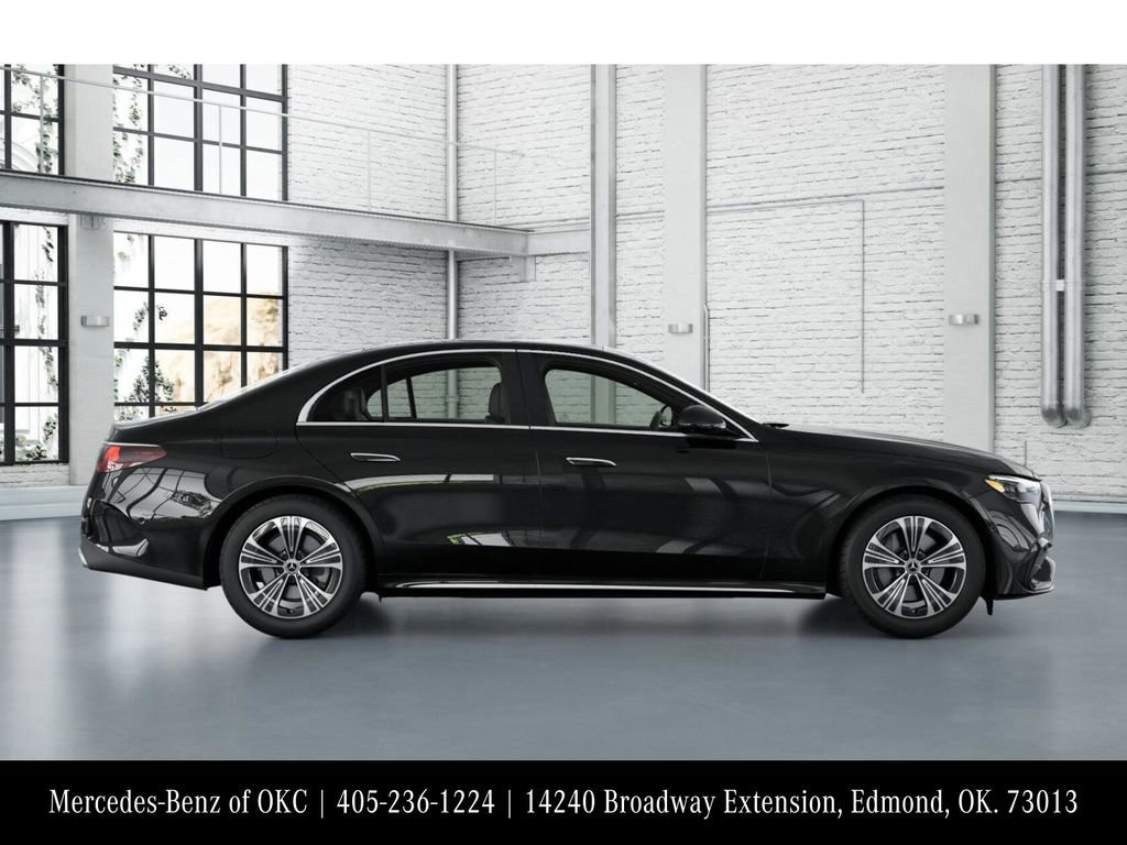 Used 2025 Mercedes-Benz E 350 4MATIC Sedan image 2