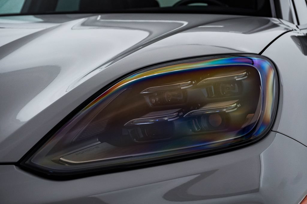 Certified 2025 Porsche Cayenne AWD/4WD image 7