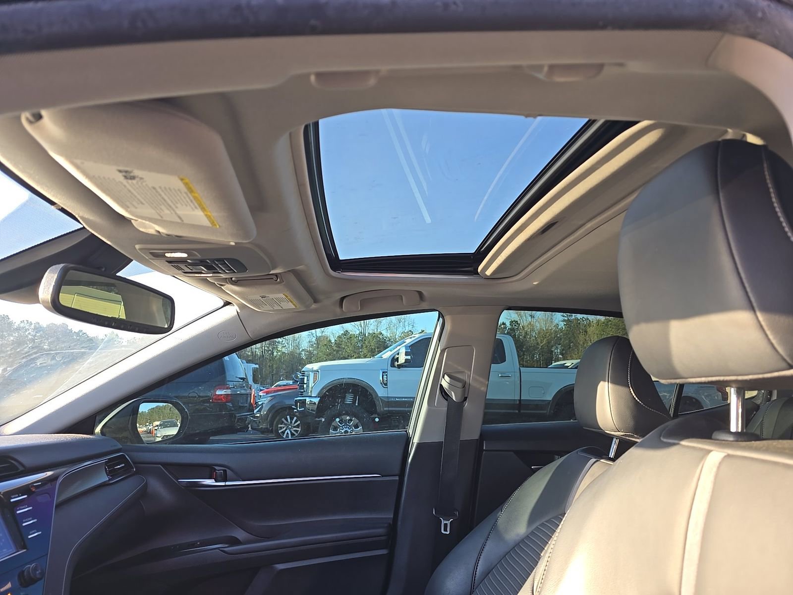 Used 2020 Toyota Camry SE w/ Convenience Package image 20