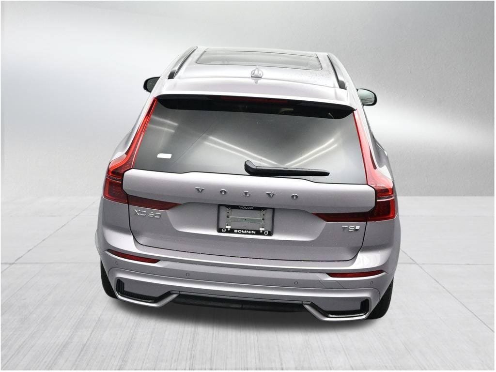 New 2026 Volvo XC60 T8 Core AWD/4WD image 16