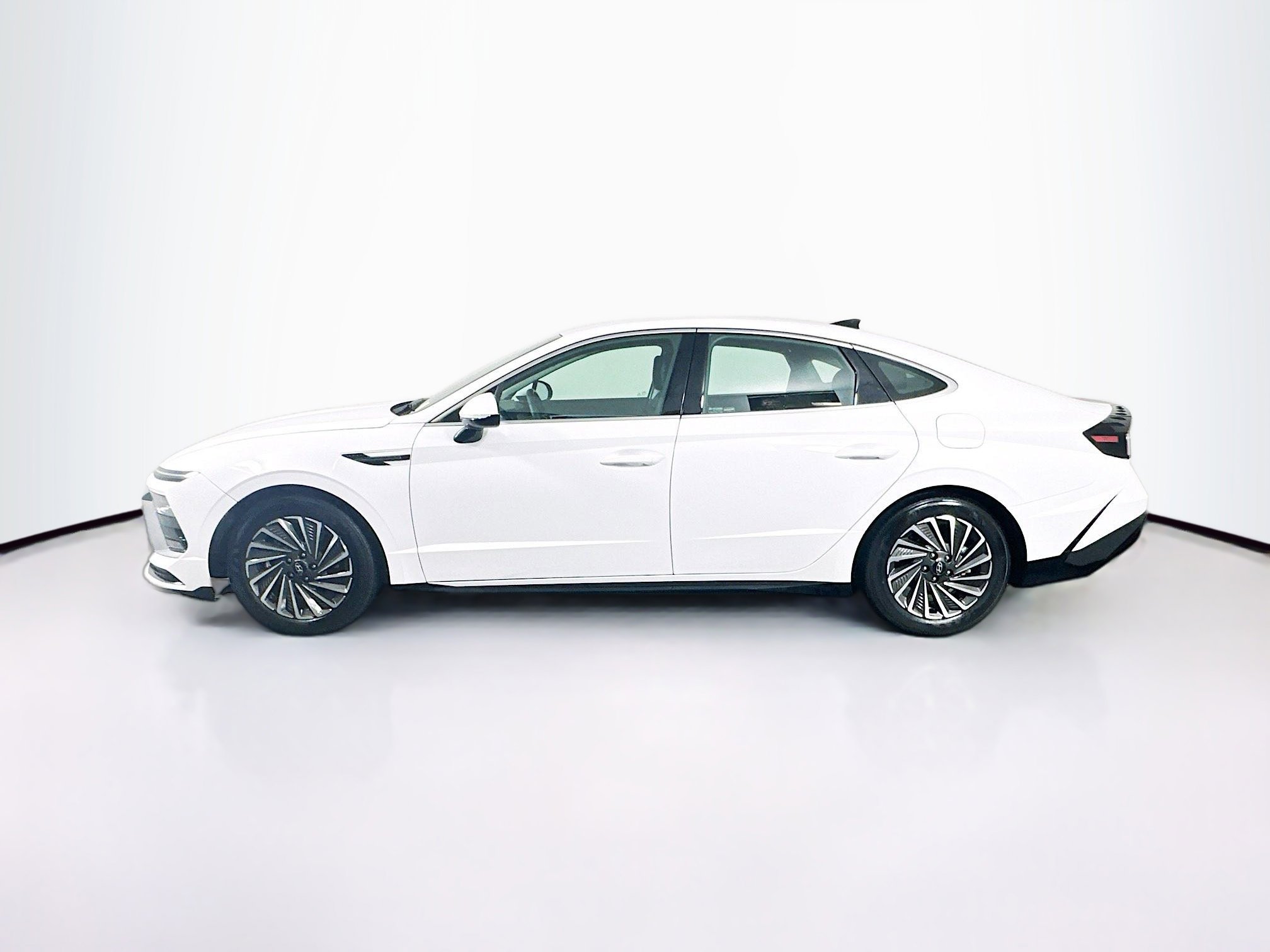 Used 2025 Hyundai Sonata SEL image 4