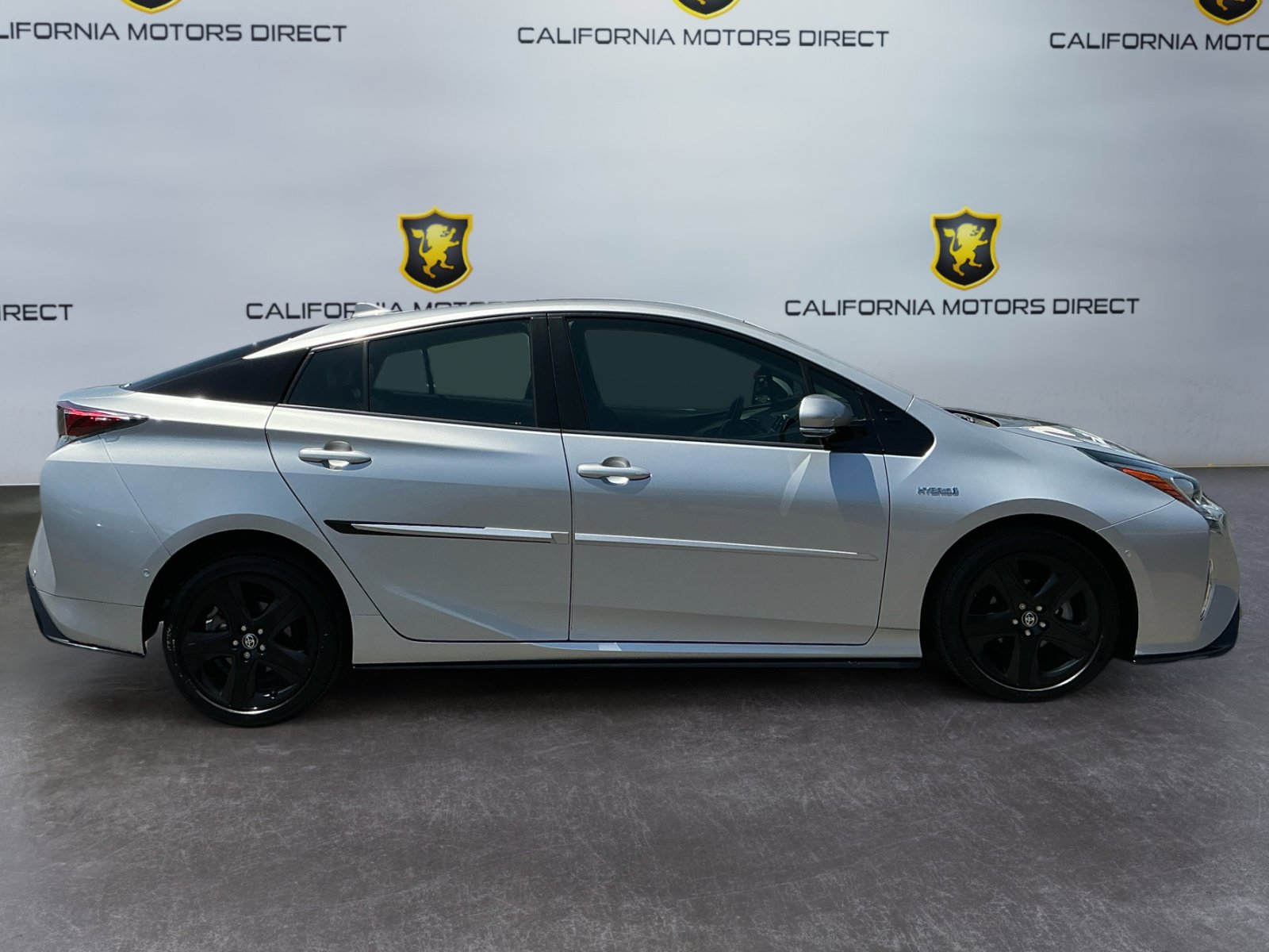 Used 2018 Toyota Prius Three Touring w/ Appearance Package FWD image 4